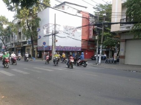 mặt bằng cho thuê đường Lãnh Bình Thăng quận 11.